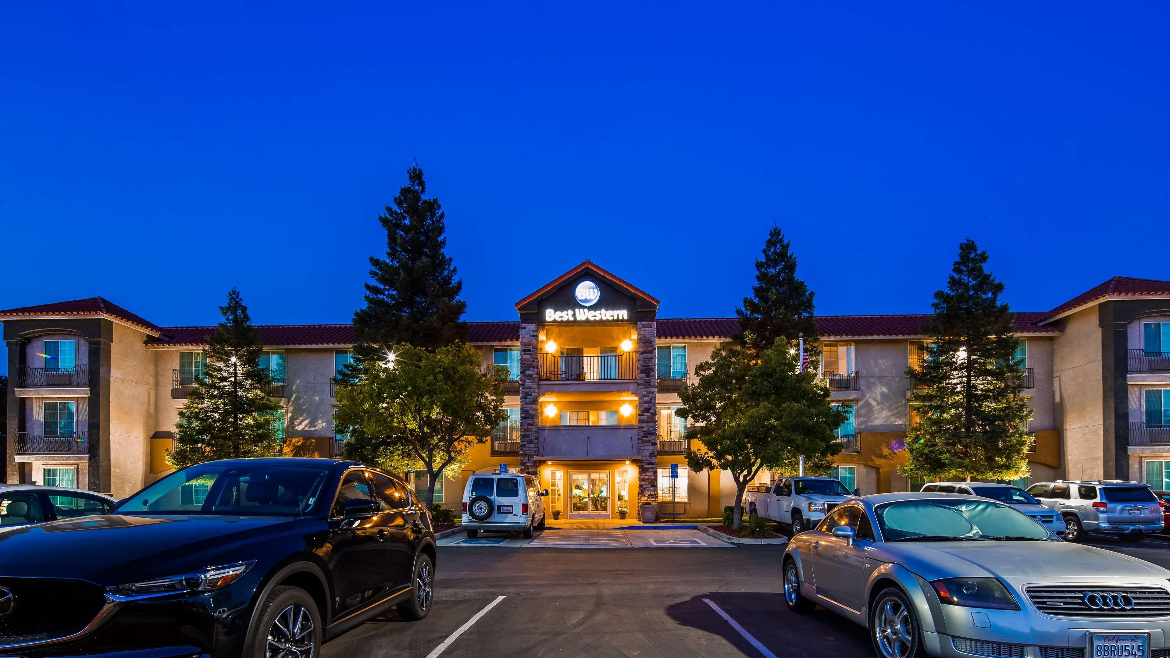 Best Western Visalia Hotel Экстерьер фото