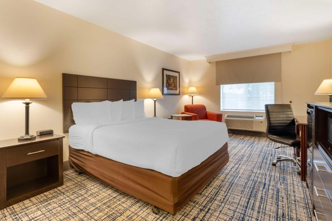 Best Western Visalia Hotel Экстерьер фото
