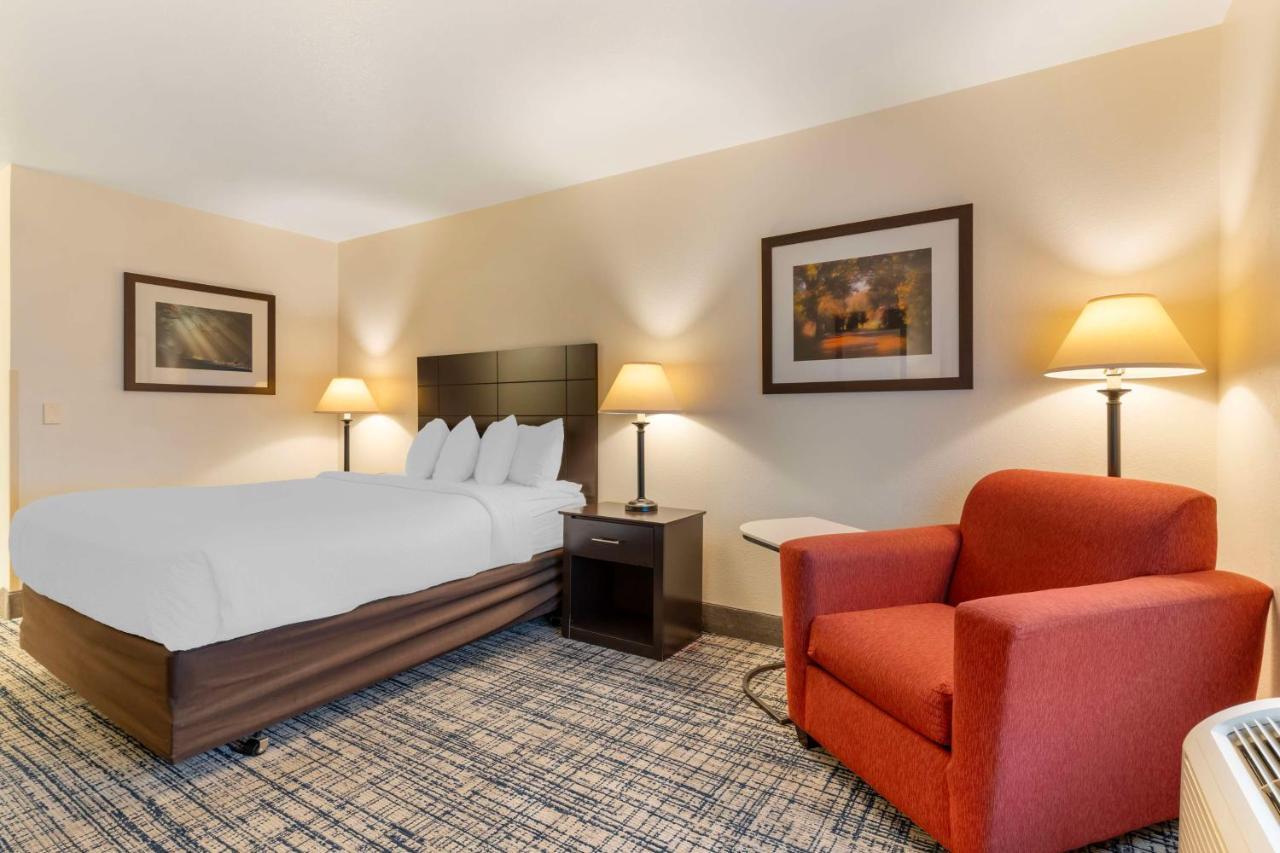 Best Western Visalia Hotel Экстерьер фото