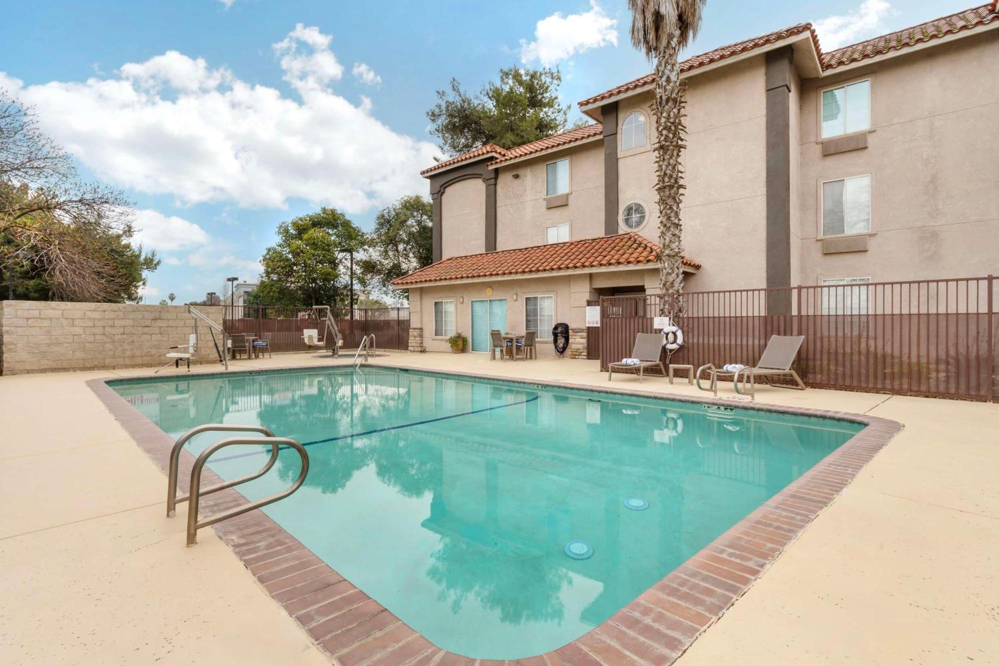 Best Western Visalia Hotel Экстерьер фото