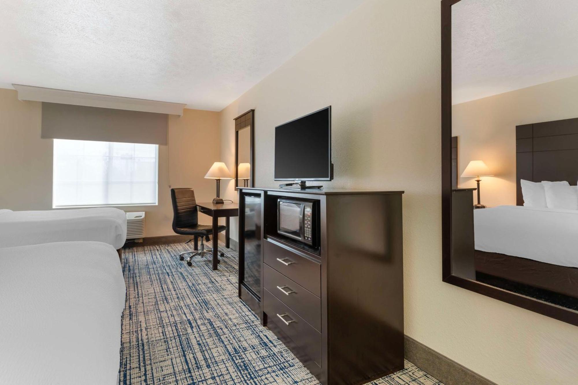 Best Western Visalia Hotel Экстерьер фото