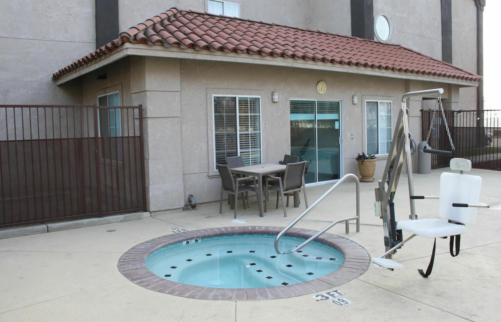 Best Western Visalia Hotel Экстерьер фото